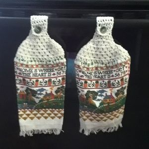 2/$20 Vintage Hand Crocheted Towel Set